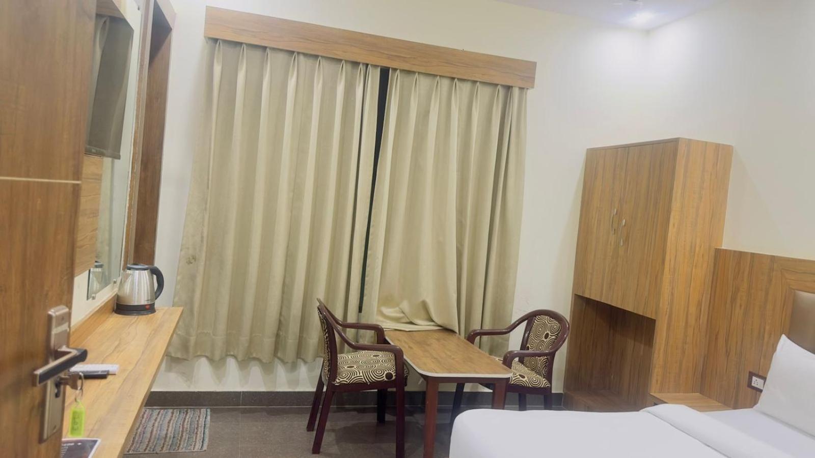 Hotel Gt International Tājganj Exterior foto